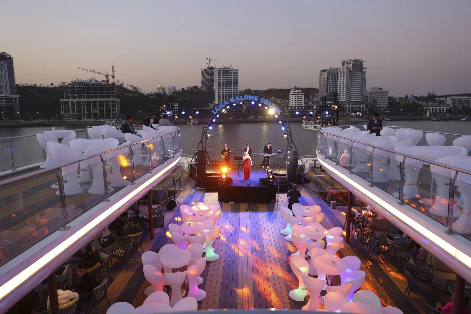 Luna Halong Dinner Cruise- Ăn Tối - Ảnh 4